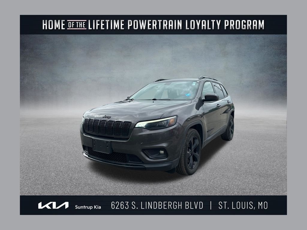 Used 2019 Gray Jeep Latitude Plus image 1