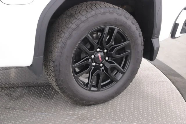 Used 2025 White GMC Elevation image 14