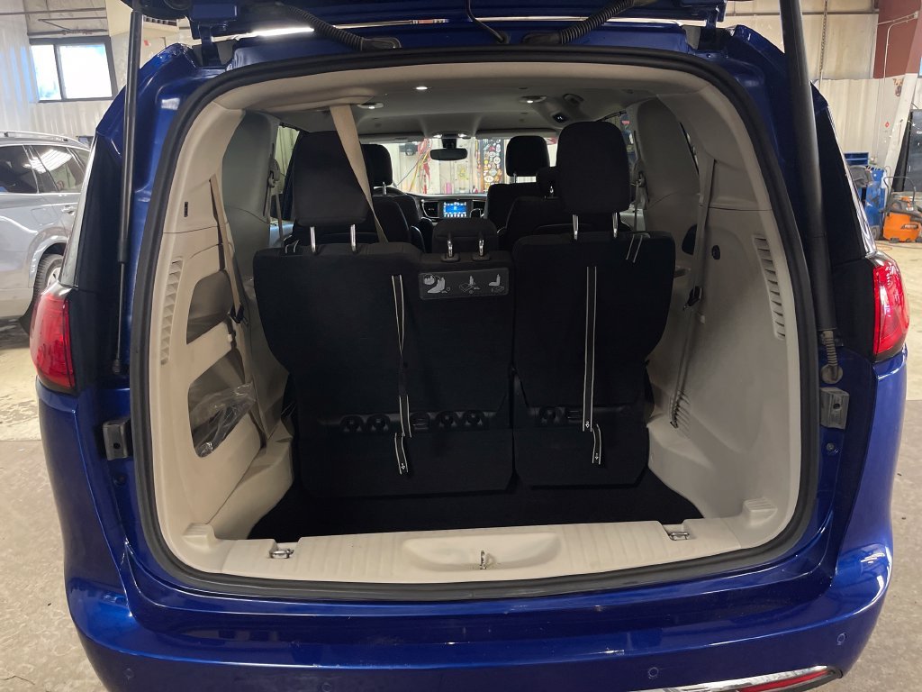 Used 2020 Blue Chrysler Touring image 27