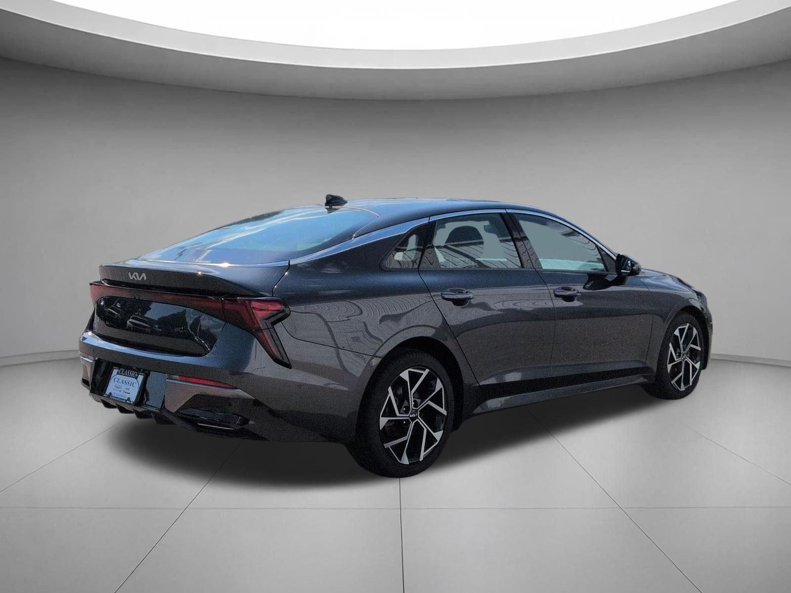 Used 2025 Interstellar Gray Kia EX image 5