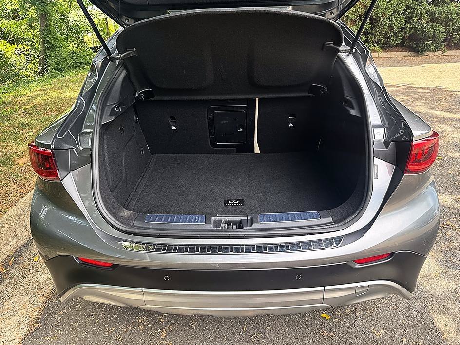 Used 2017 Graphite Shadow INFINITI Premium image 23