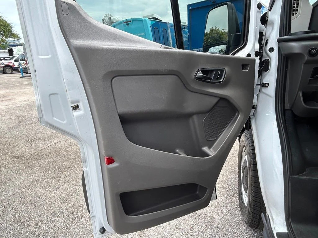 Certified Used 2021 Oxford White Ford Base image 30