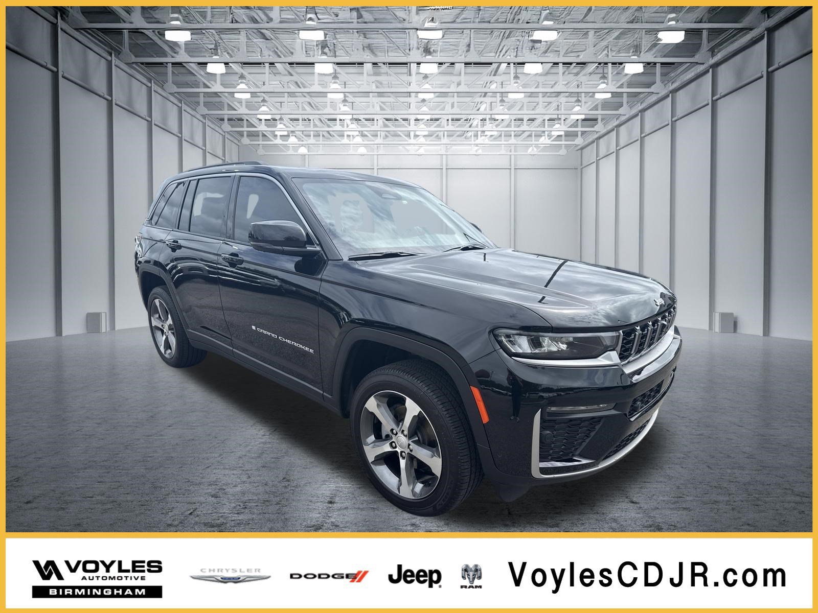 New 2026 Diamond Black Crystal Pearl-Coat Exterior Paint Jeep Limited image 1