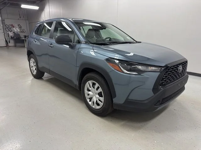 2025 Toyota Corolla Cross L - Photo 3