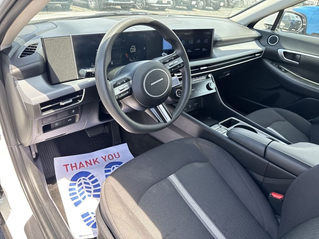 Used 2025 White Hyundai SEL image 58