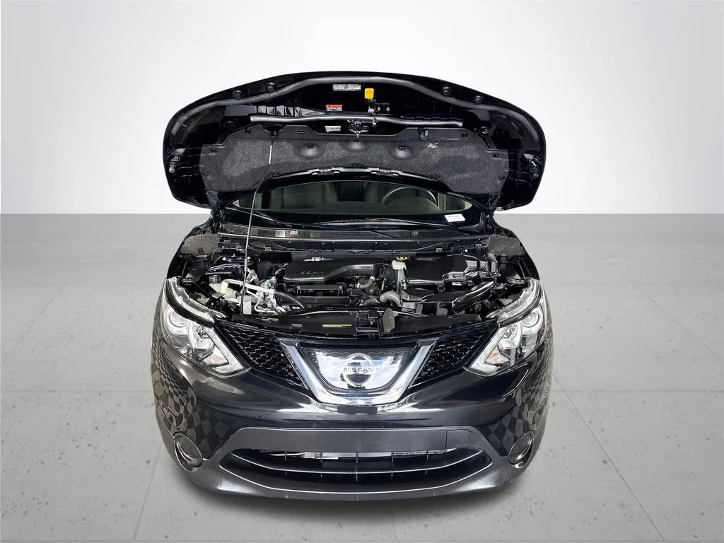 Used 2019 Black Nissan S image 21