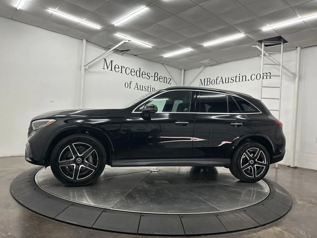 New 2026 Black Mercedes-Benz GLC 300 image 4