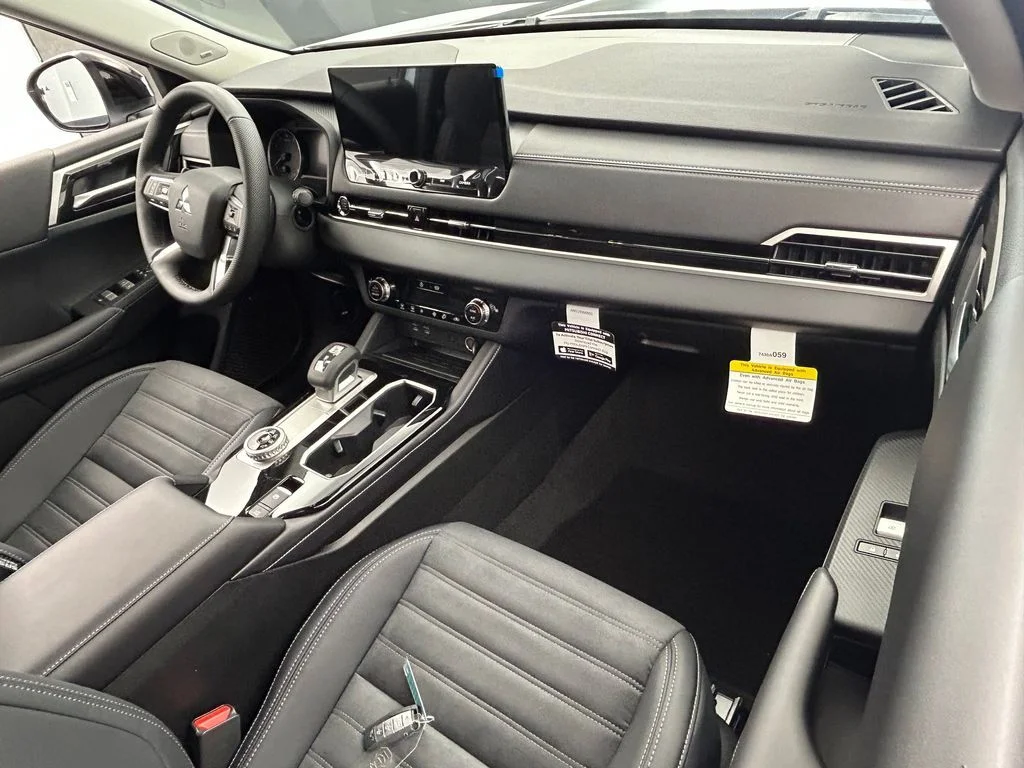 New 2026 White / Black Mitsubishi Trail Edition image 48