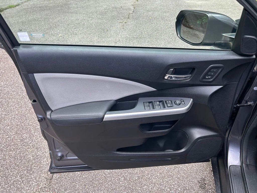 Used 2015  Honda Touring image 13