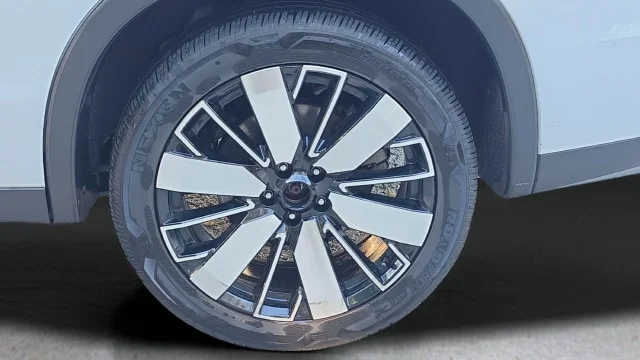 Used 2025 Black Mitsubishi SE image 19