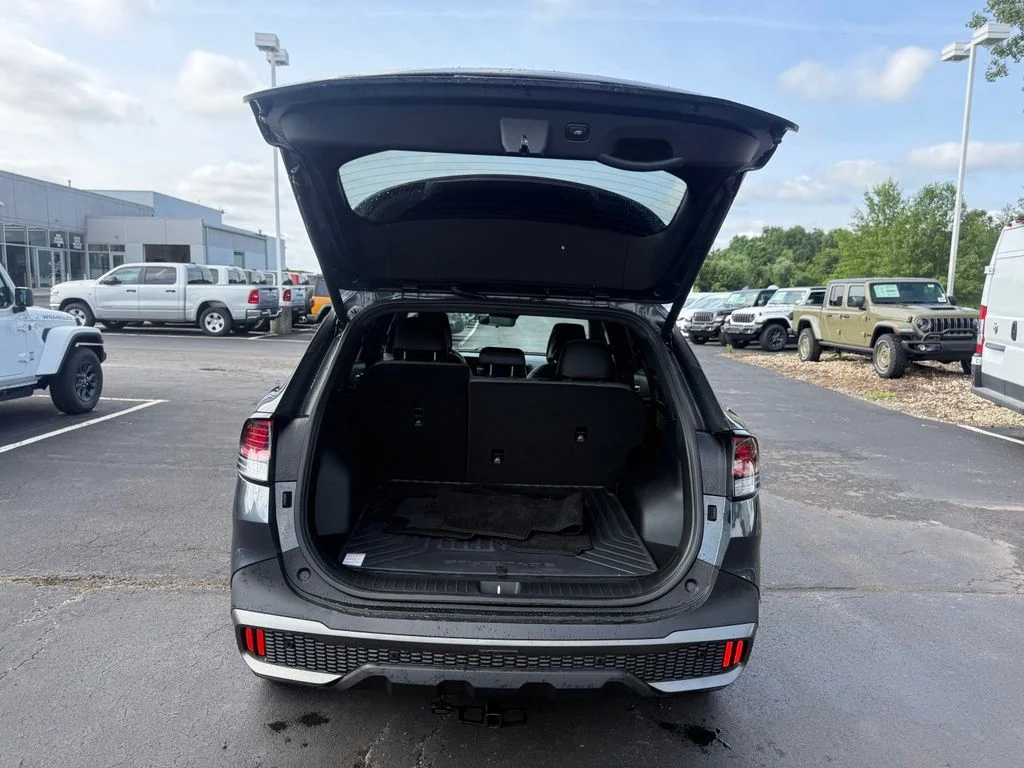 Certified Used 2023 Gray Kia X-Line image 39