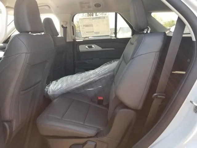 New 2026 Space White Metallic Ford Active image 15