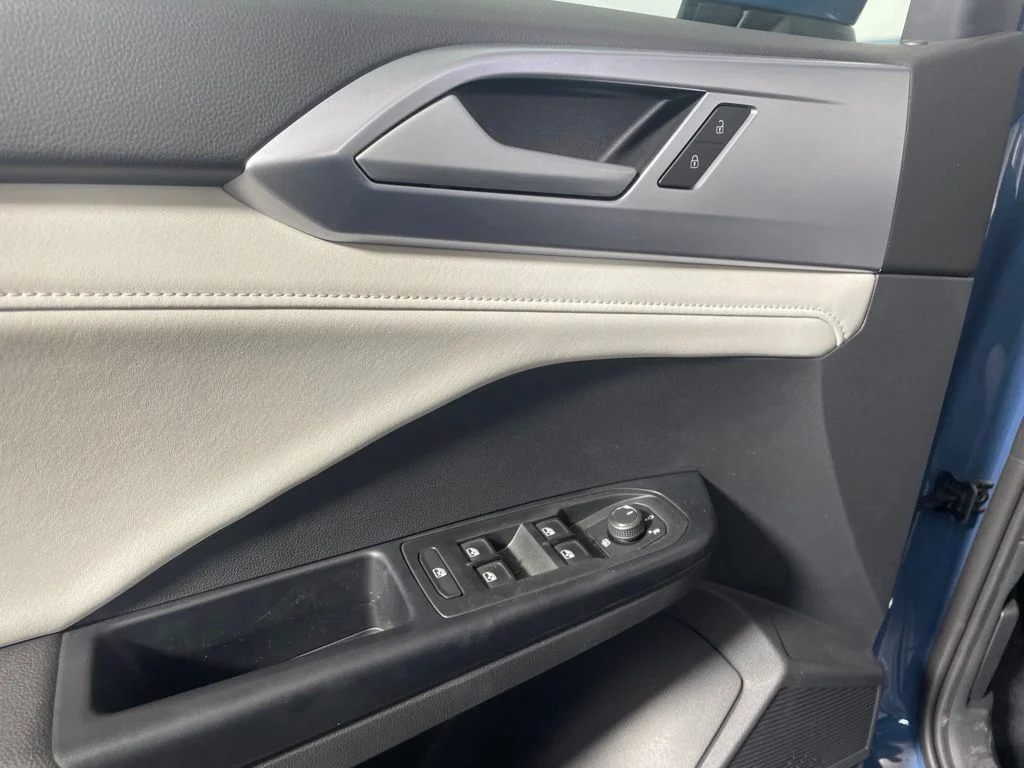 New 2026 Blue Volkswagen 1.5T SE image 9