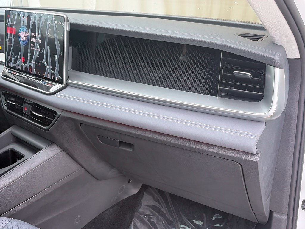New 2026 Pure White Volkswagen SE image 17
