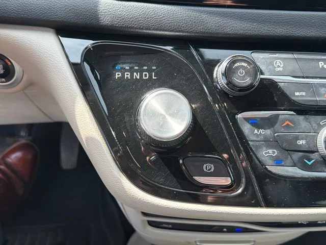 Used 2018 White Chrysler Touring L Plus image 26