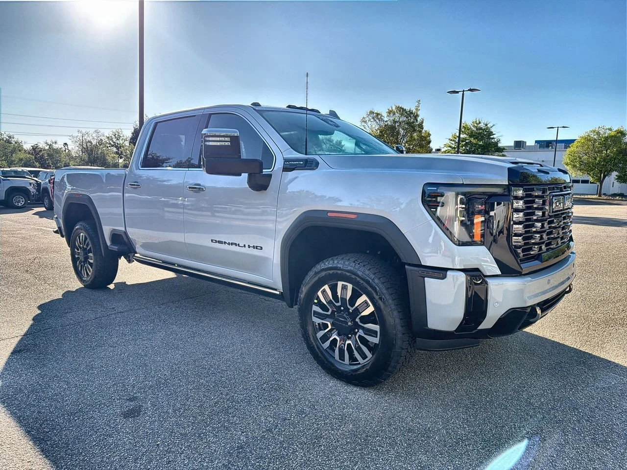 New 2026 Glacier White Tricoat GMC Denali Ultimate image 2