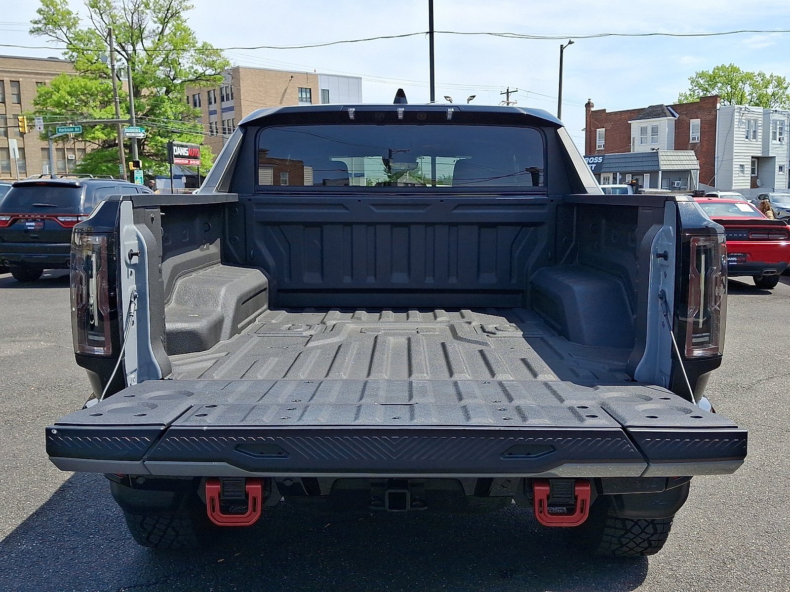 Used 2025 Meteorite Metallic (Grey) - GNO GMC e4WD 3X image 28