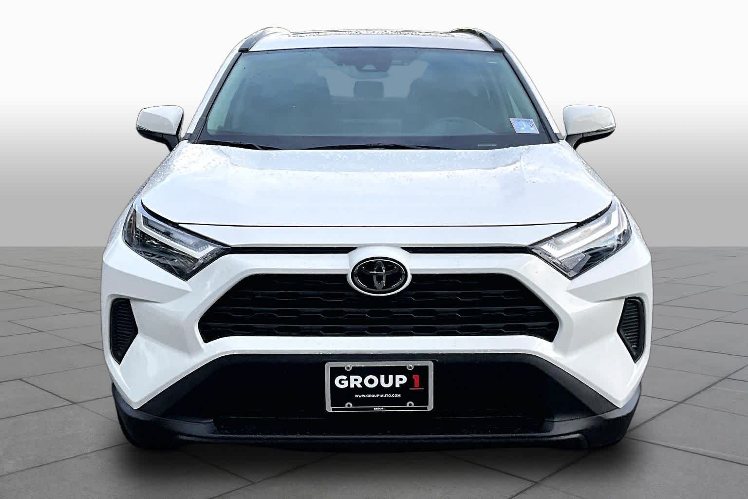 Used 2024 Ice Cap Toyota XLE image 4