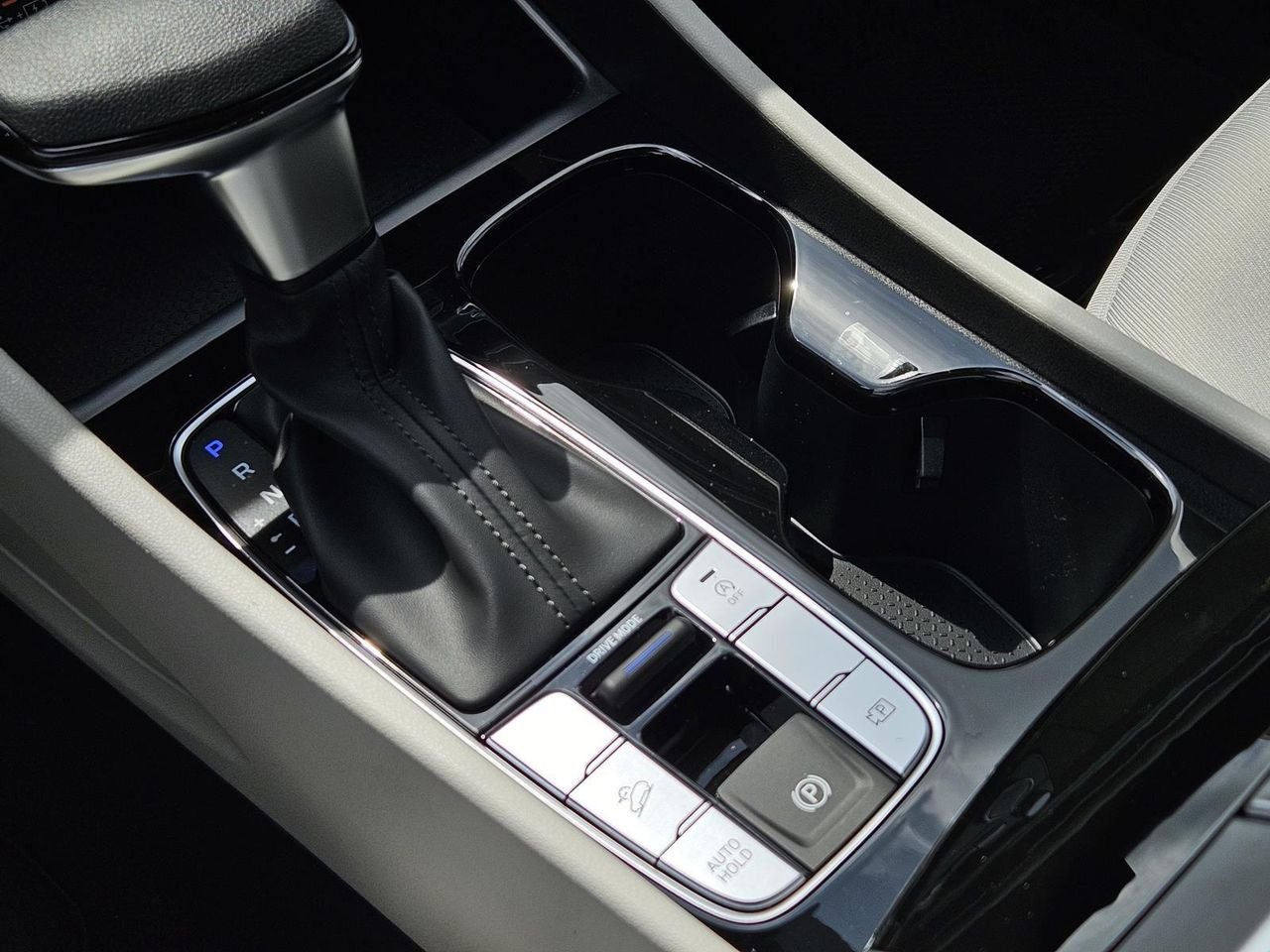 New 2026 Ecotronic Gray Hyundai SEL FWD image 21