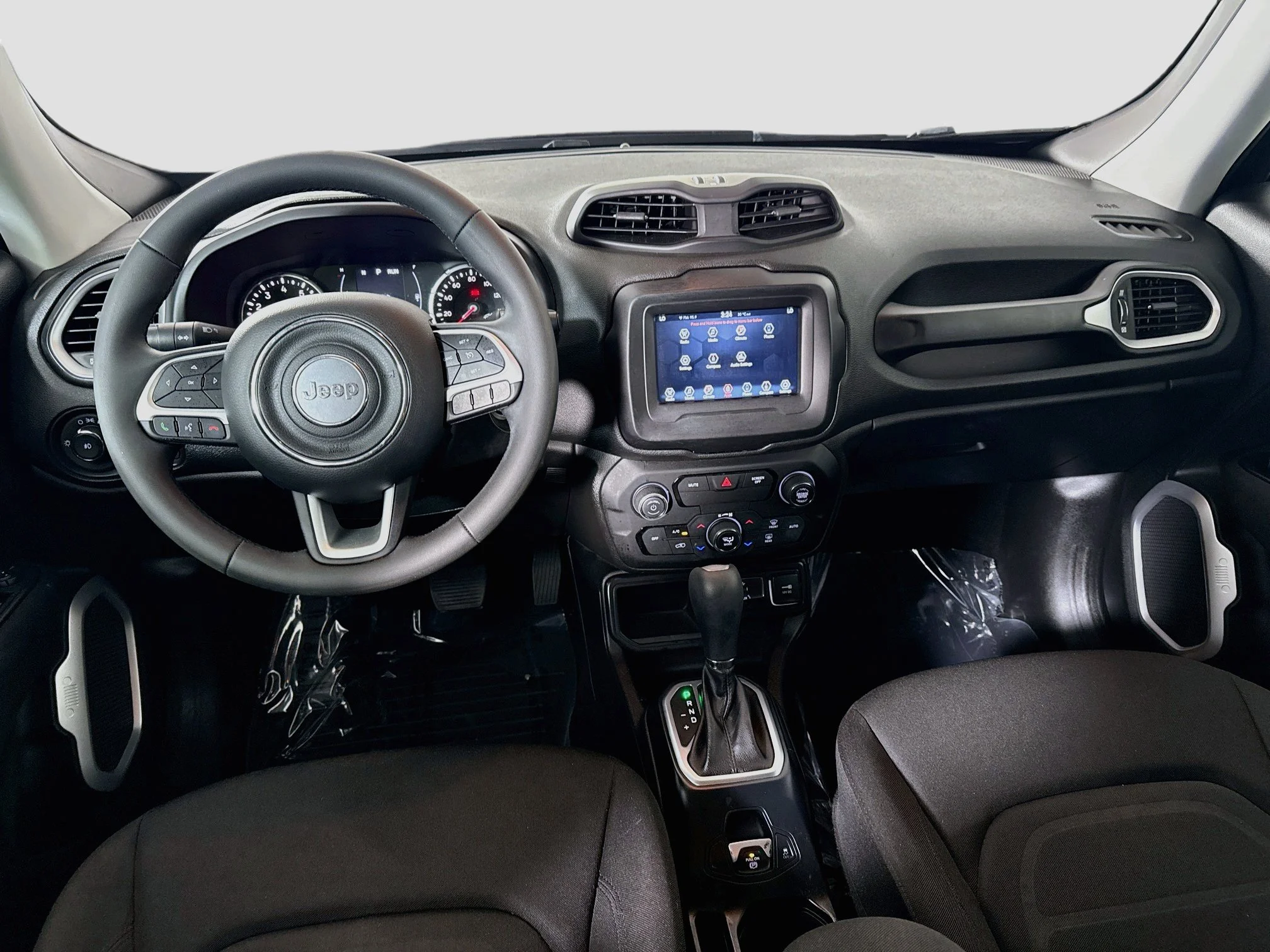 Used 2018 Black Jeep Latitude image 13