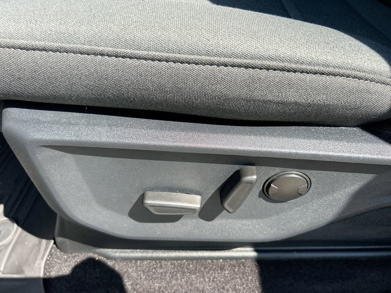 Used 2023 Avalanche Ford XLT image 26
