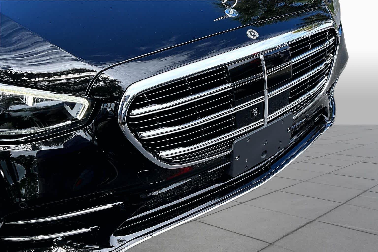 Used 2025 Obsidian Black Metallic Mercedes-Benz S 500 image 30
