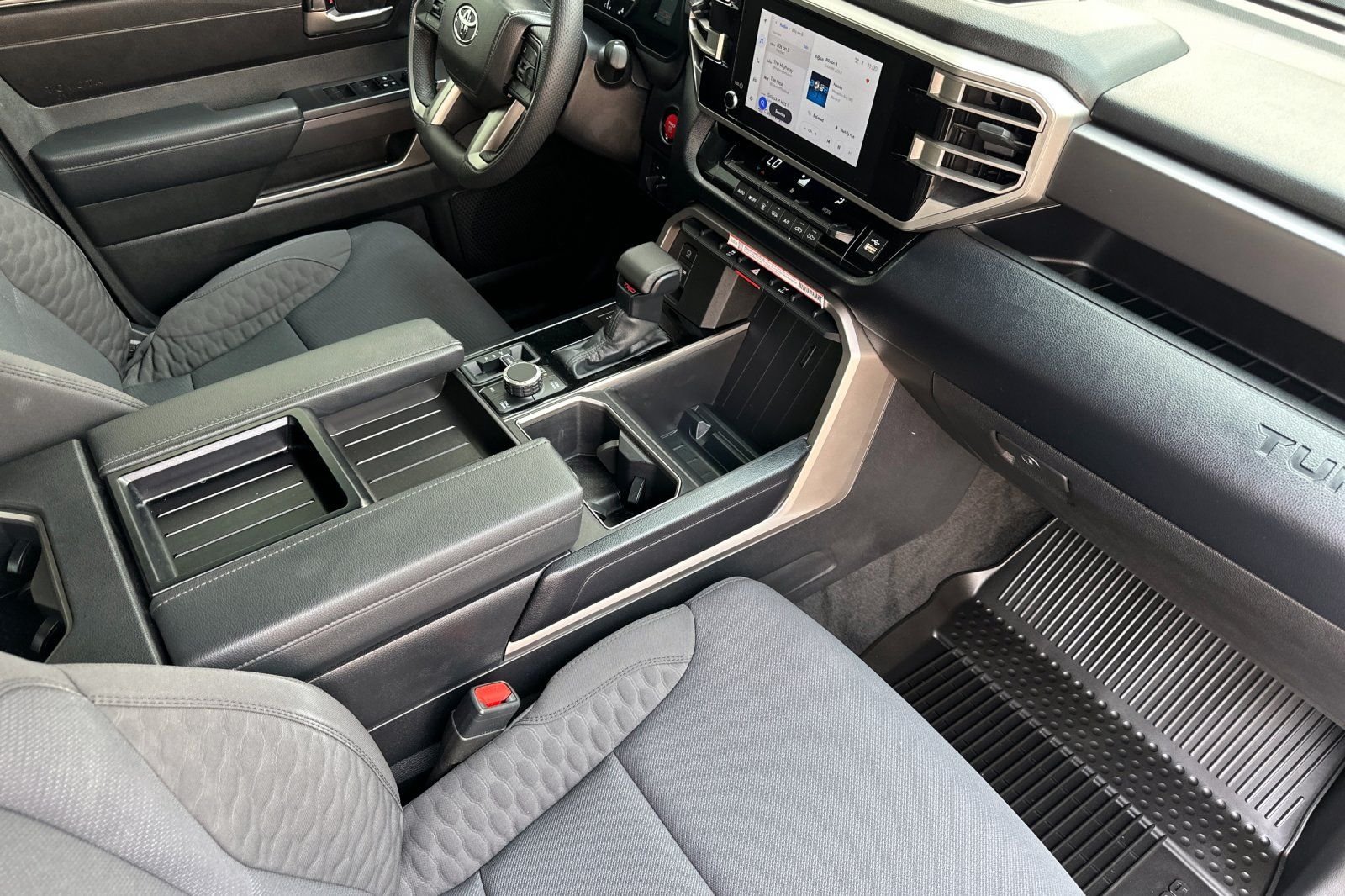 Used 2025 White Toyota SR5 image 15