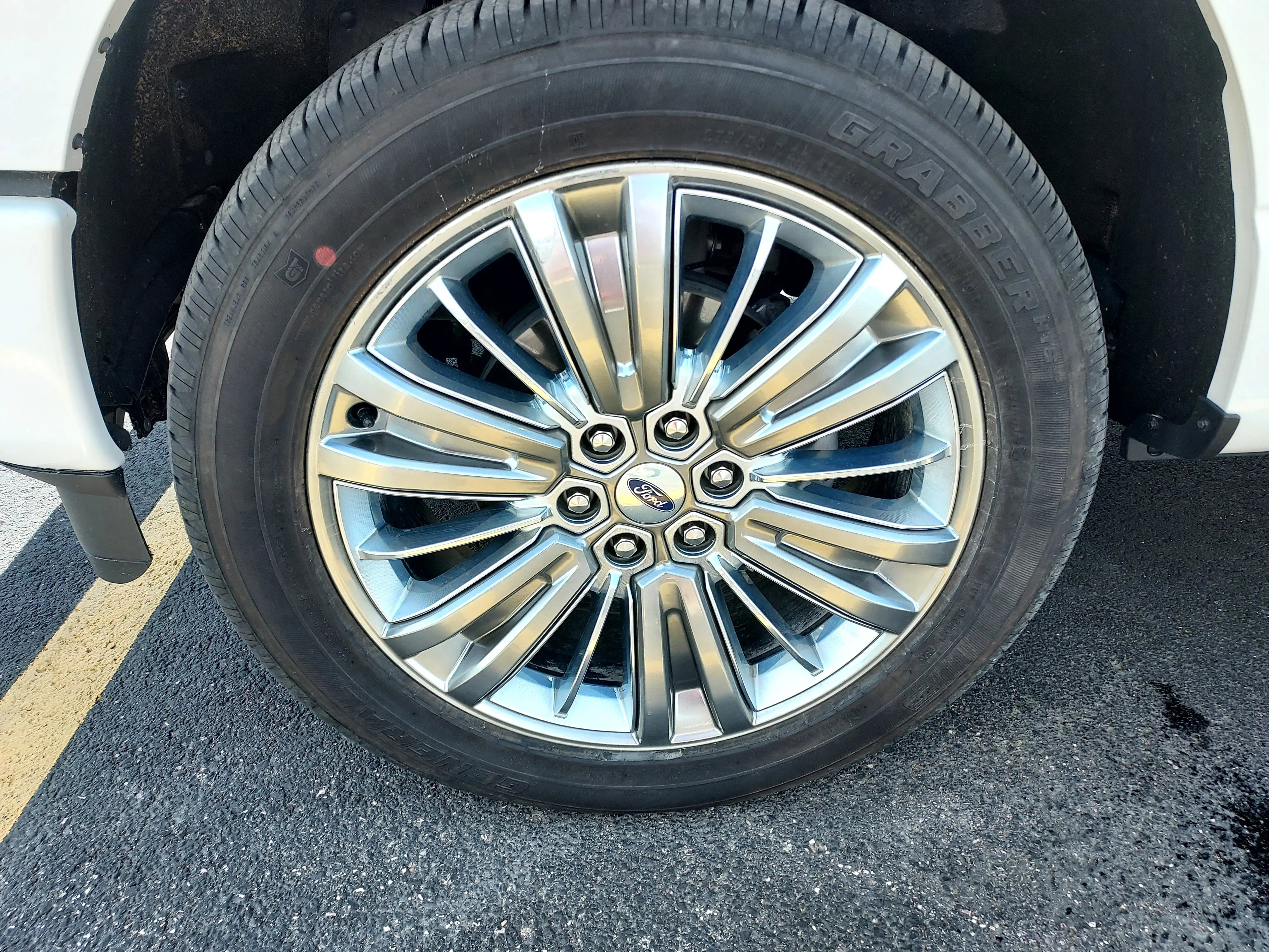 Used 2024 White Ford Platinum image 2