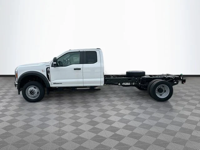 New 2026 Oxford White Ford XL image 3