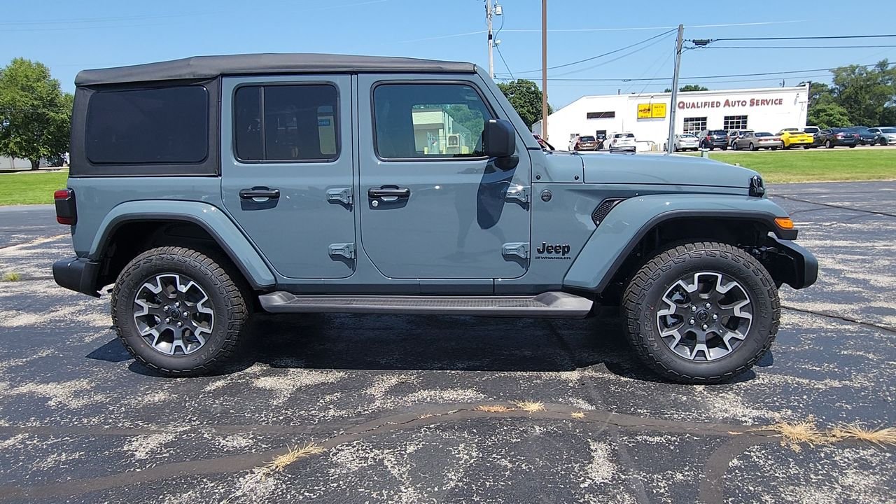 New 2026 Gray Jeep Sahara image 9