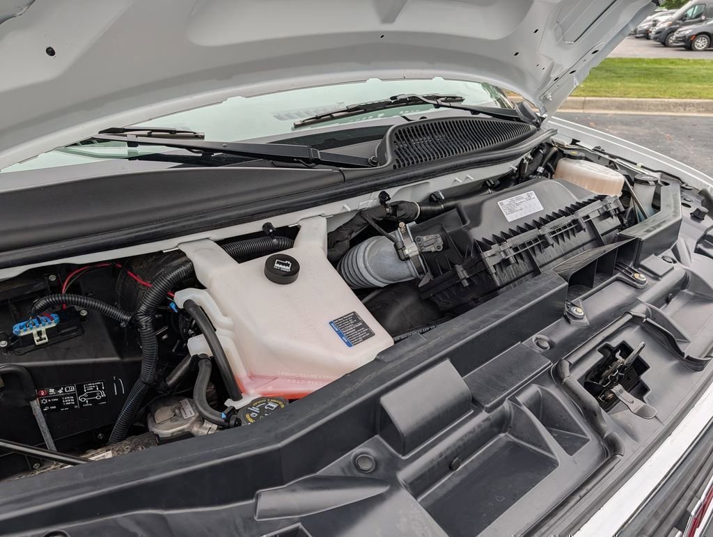 Used 2024 Summit White GMC Work Van image 28