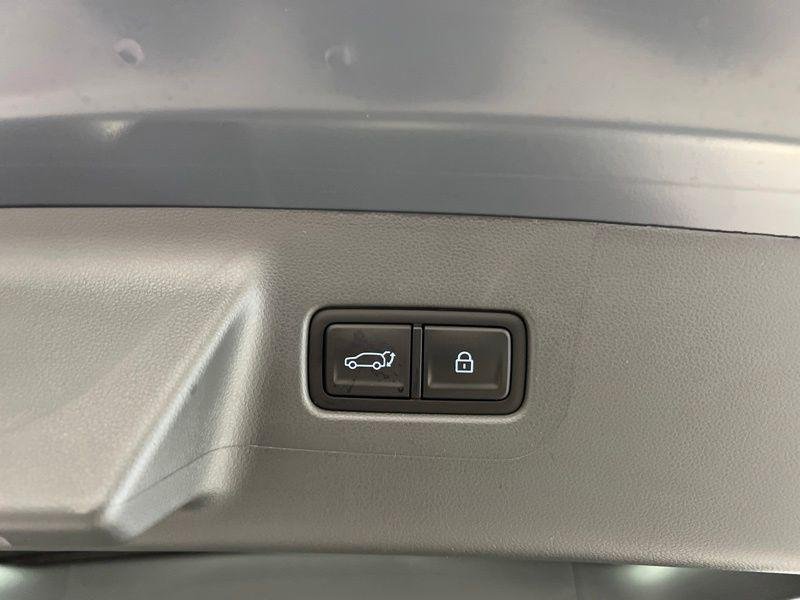 New 2027 Gray Hyundai SEL AWD image 9
