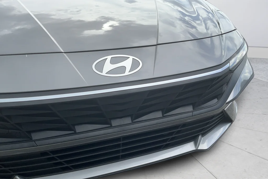 2024 Hyundai Elantra SE - Photo 30