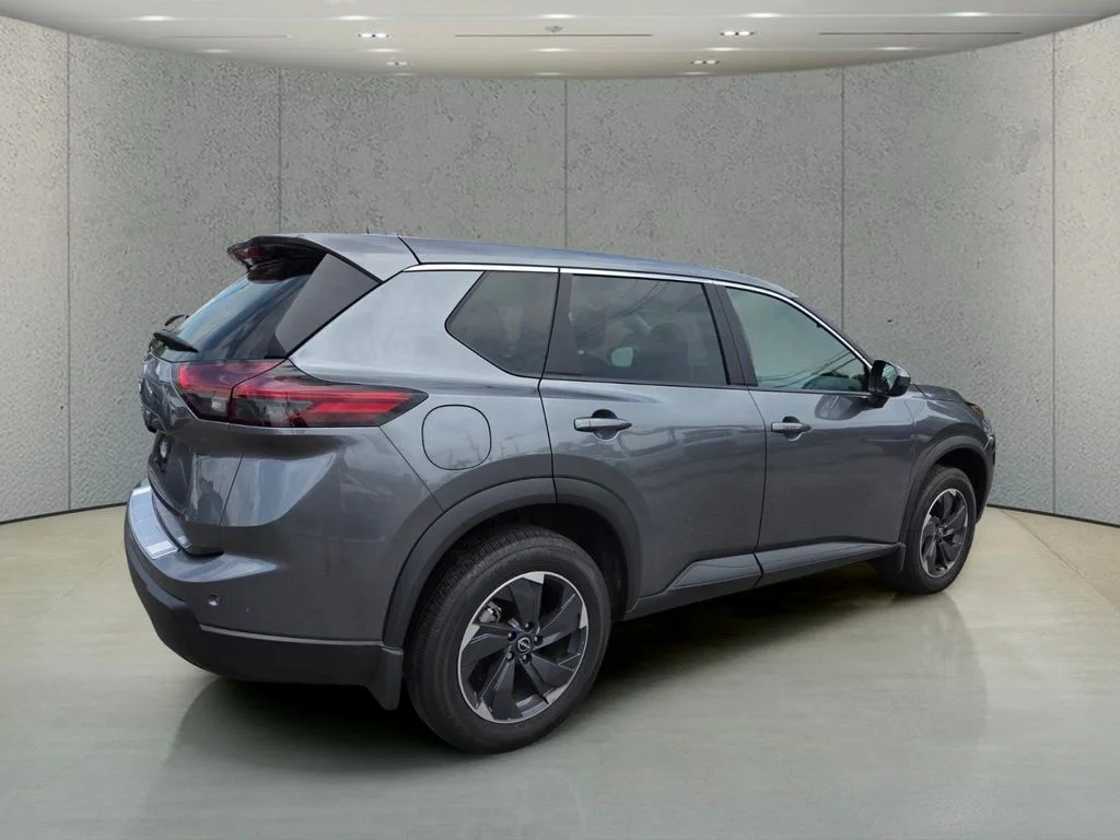 Used 2026 Gray Nissan SV image 4