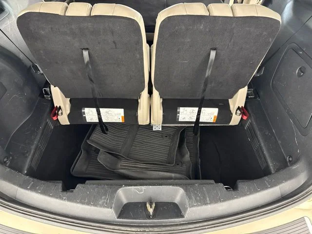 Used 2018 Silver Ford XLT image 26