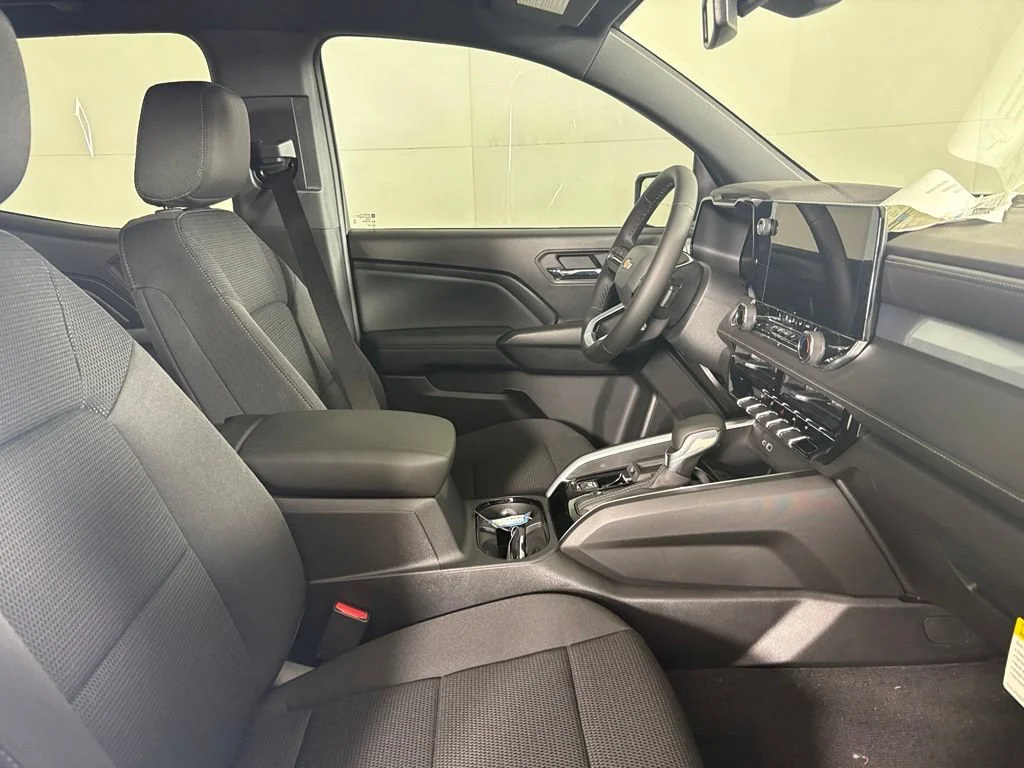New 2026 Summit White Chevrolet LT image 17