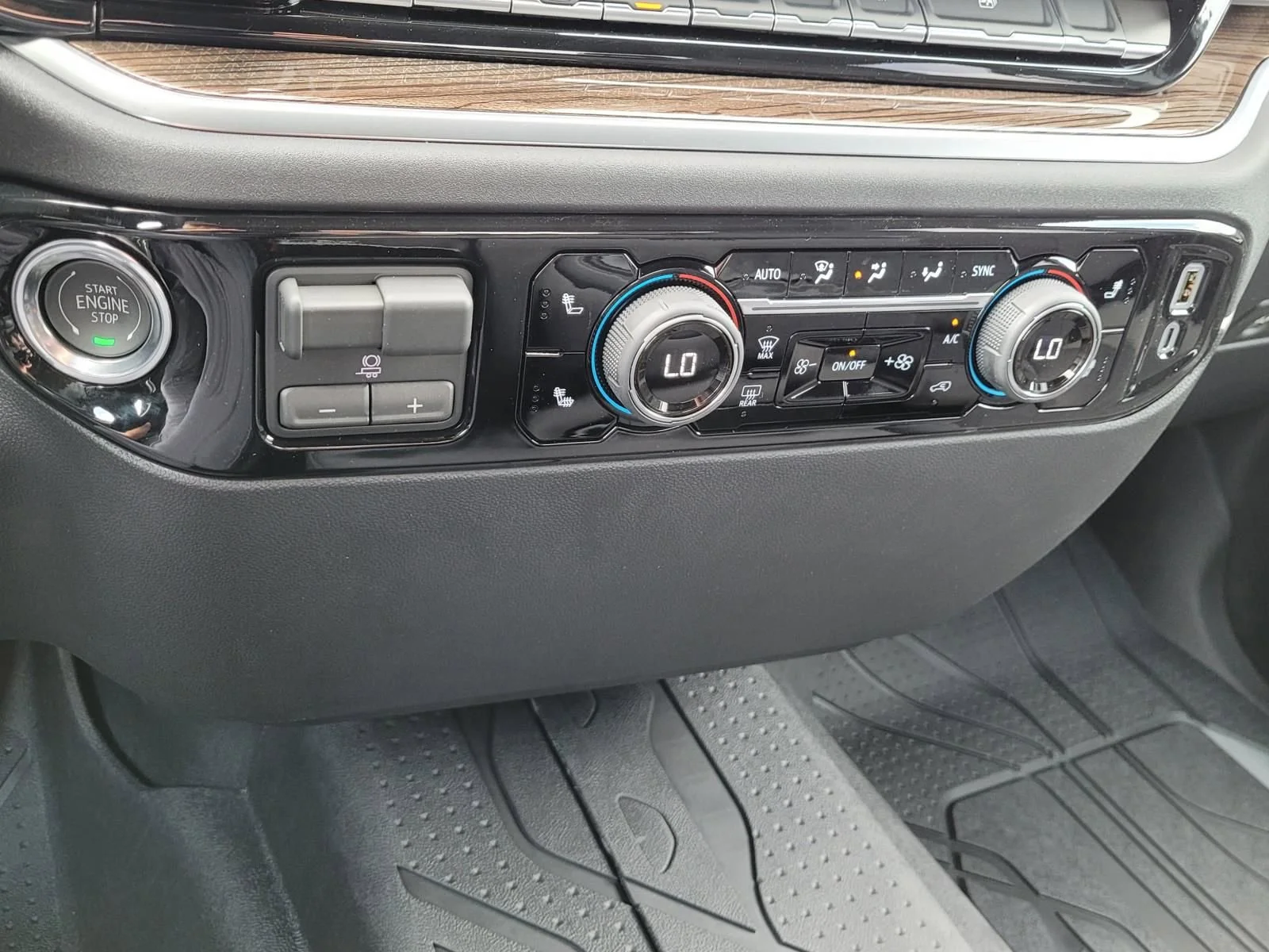 2026 Chevrolet Silverado 1500 RST - Photo 18