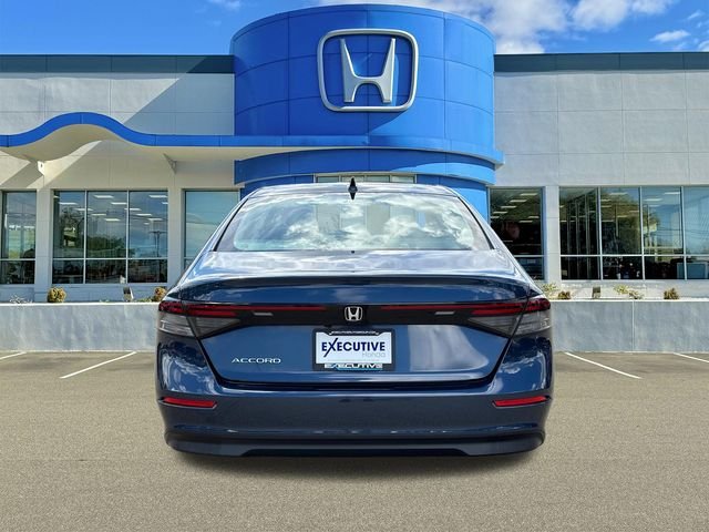 Used 2023 Canyon River Blue Metallic Honda EX image 3