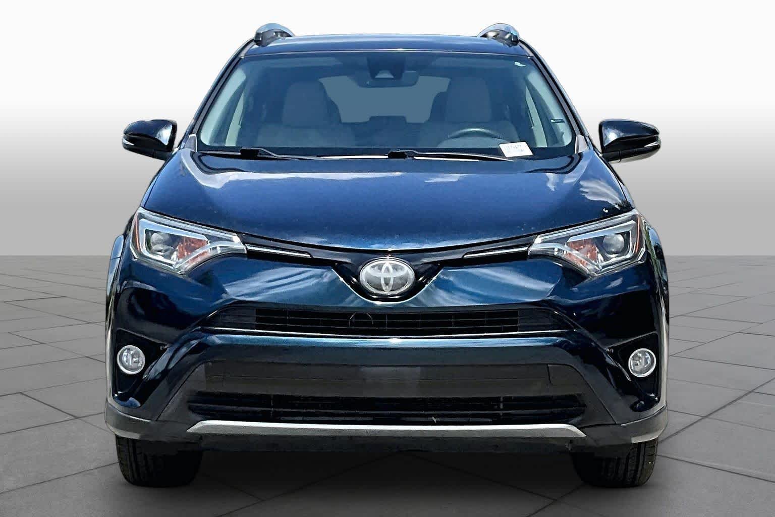 Used 2018 Galactic Aqua Mica Toyota Limited image 4