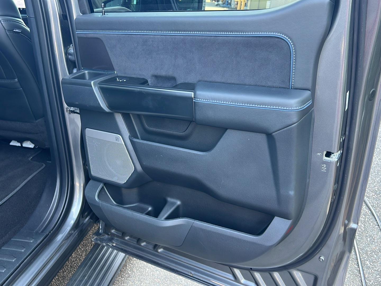 2024 Ford F-150 Platinum - Photo 16