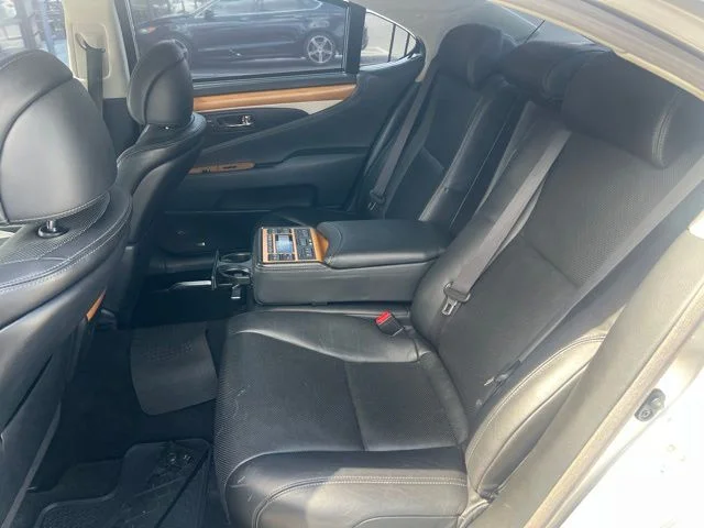 Used 2015 Silver Lexus 460 L image 7