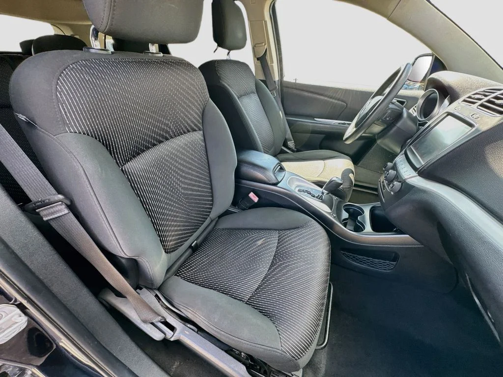 Used 2011 Black Dodge Mainstreet image 30