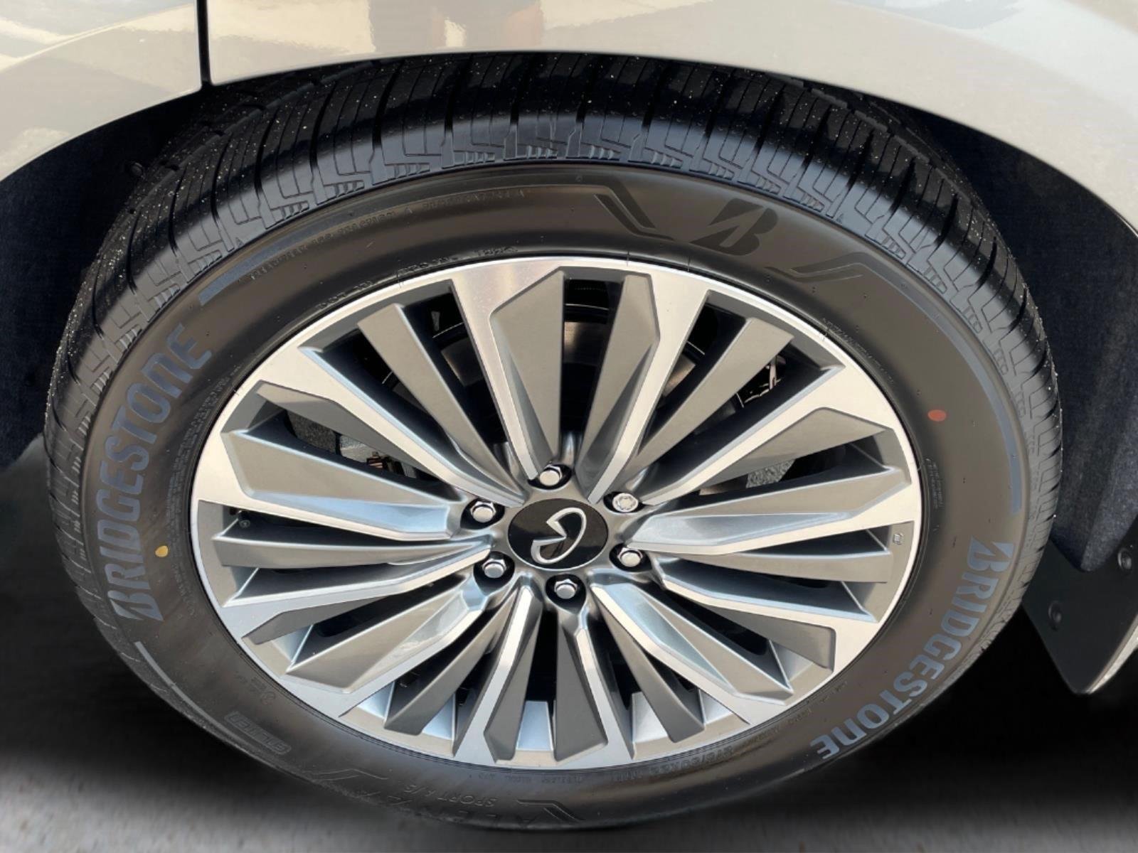 New 2027 DYNAMIC METAL INFINITI Luxe 4WD image 14