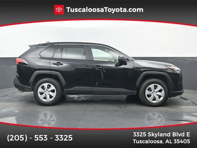 2025 Toyota RAV4 LE FWD's photo