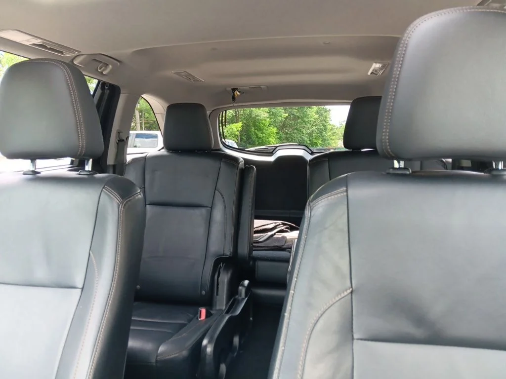 Used 2015 Attitude Black Metallic Toyota XLE V6 image 28