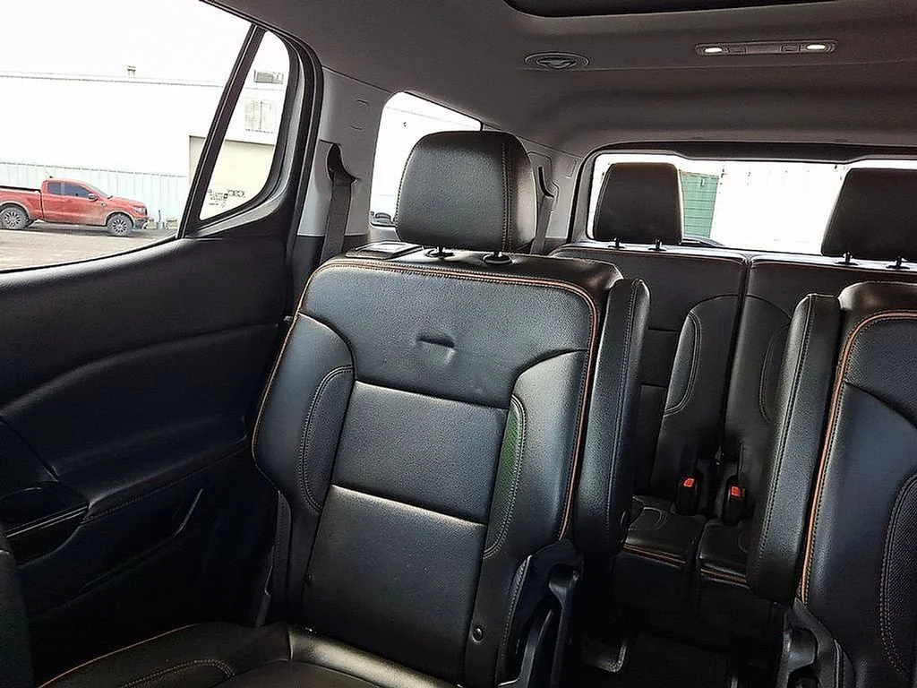 Used 2023 Ebony Twilight Metallic GMC AT4 image 21