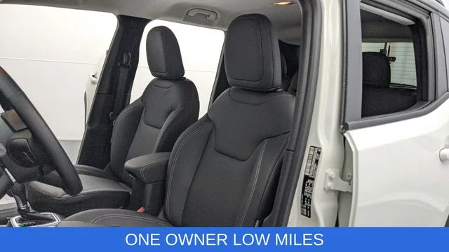 Used 2022 White Jeep Limited image 15
