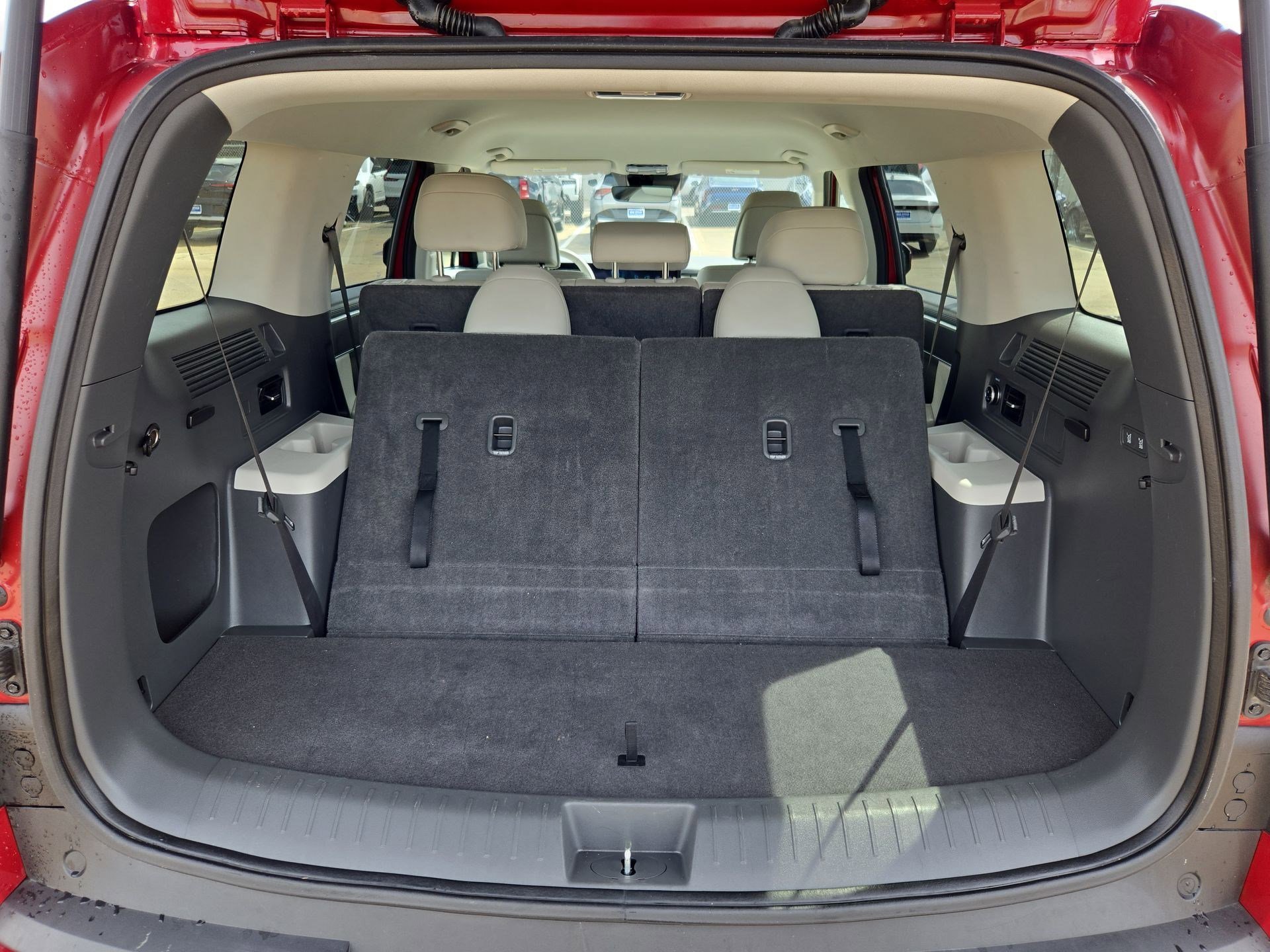 Used 2025 Ultimate Red Hyundai SEL image 28
