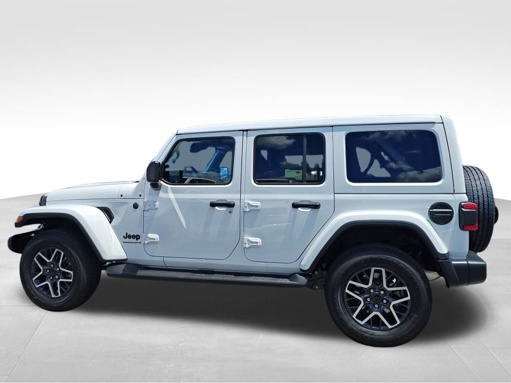 New 2026 Bright White Clear-Coat Exterior Paint Jeep Sahara image 2