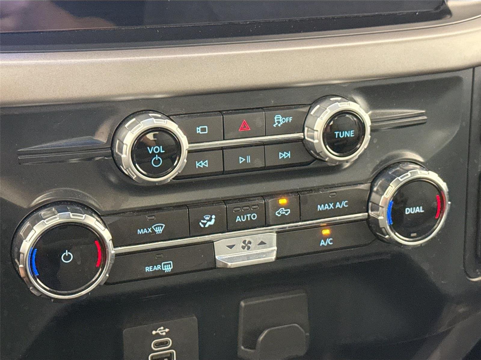 Used 2025 Agate Black Ford XLT image 21